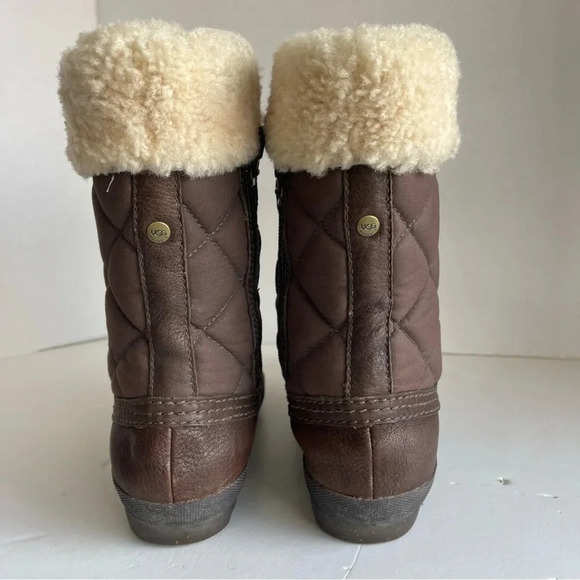 UGG Women's NEWBERRY 3224-STT Quitted Snow Boot (Waterproof, Shearling Lined) - Picture 6 of 14